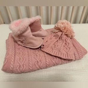 0-6 months Baby Girl Blanket, Beanie and Boots